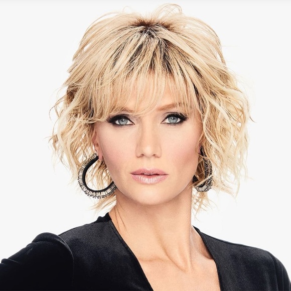 Breezy Wave Cut Synthetic Wig by Hairdo - Rooted Golden Wheat (NEW)